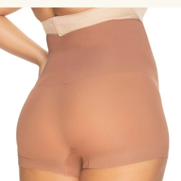 Felina Fusion Waist Boyleg Shape Wear size Medium NWT - Picture 2 of 4